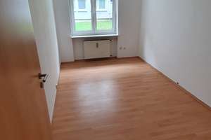 Ansprechende 2-Zimmer-EG-Wohnung mit EBK in Milbertshofen, München – Knorrstraße 28, 80807 Milbertshofen, München – Vorschaubild 2