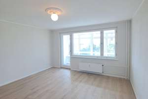 Schicke 2-Zimmer-Wohnung mit Loggia sucht neue Mieter! – Aronsstr. 53, 12057 Neukölln (Ortsteil), Berlin – Vorschaubild 2
