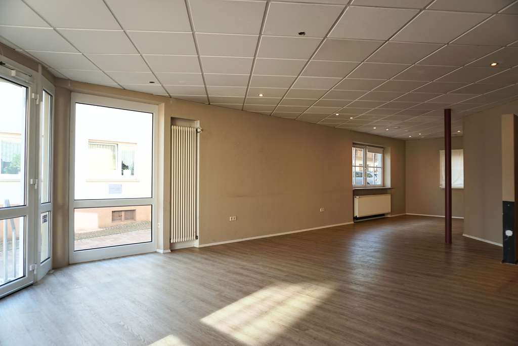 Immobilie in Schweigen-Rechtenbach - Attraktives Mehrfamilienhaus mit Gewerbeanteil und Anbau - Bild 2