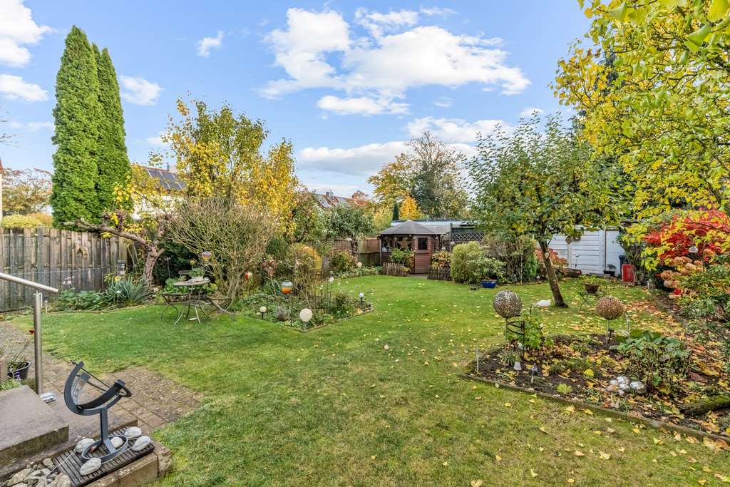 Immobilie in Wunstorf - LENAU - Laufend saniertes, vollvermietetes Dreiparteienhaus in Wunstorf-Blumenau! - Bild 2