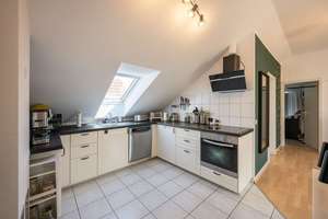 Lichtdurchflutete 3–4-Zi. im Dachgeschoss mit Südbalkon & Stellplatz – frei werdend in KA-Palmbach – Die vollständige Adresse der Immobilie erhältst du vom Anbieter., 76228 Palmbach, Karlsruhe – Vorschaubild 5