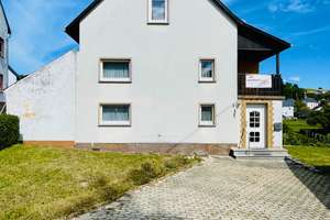 Freundliches Einfamilienhaus mit 6 Zimmern,  Garten, Loggia und Carport, schön gelegen in Geisig – Lärchenweg 2, 56357 Geisig – Vorschaubild 4
