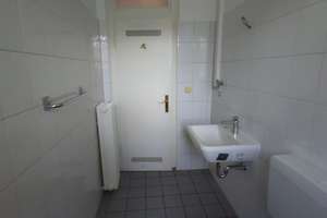 Helle, renovierte 2-Zimmer-Wohnung mit Parkett in Duisburg-Neudorf – Sternbuschweg 16, 47057 Neudorf-Nord, Duisburg – Vorschaubild 10