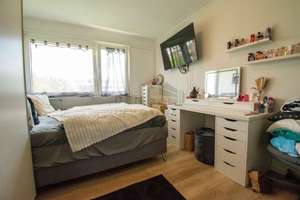 Modernisierte 3-Zimmer-Wohnung mit Aufzug, Loggia, Stellplatz und Weitblick ins Grüne – Die vollständige Adresse der Immobilie erhältst du vom Anbieter., 76275 Ettlingen – Vorschaubild 3