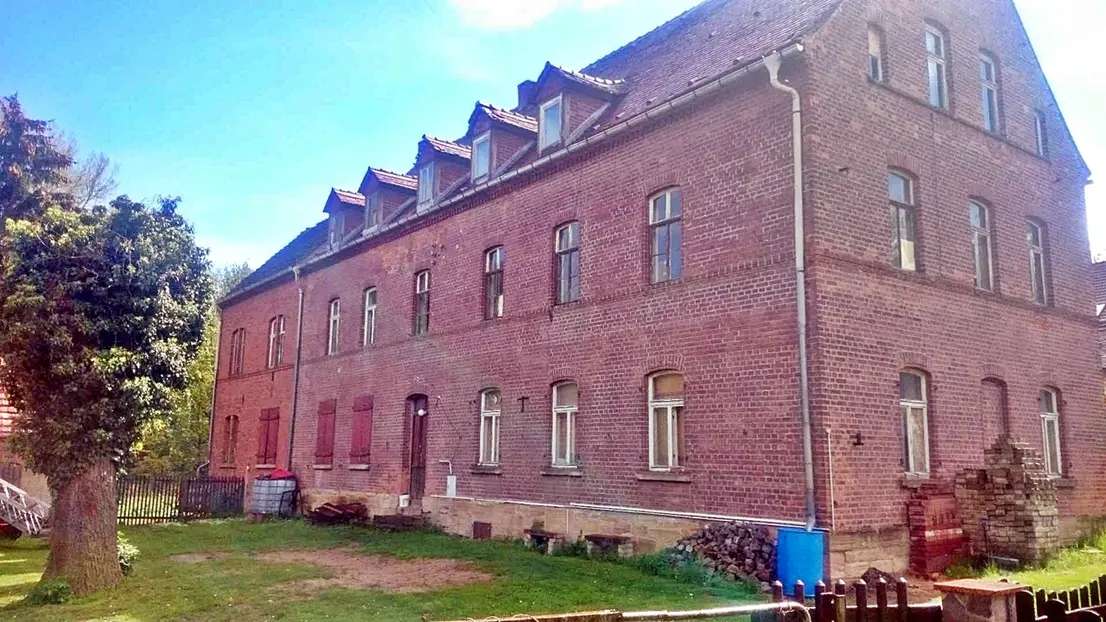 Bei Teuchern - (T)RAUM ZUR ENTFALTUNG ! Imposantes, solides Klinker-MFH / EFH, Burgenlandkreis – Bild 1