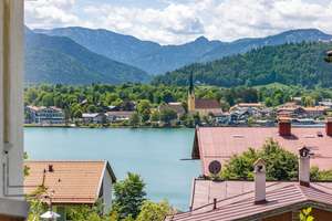 TEGERNSEE PUR - Liegenschaft mit traumhaftem Seeblick! Solider Bestand zum Umbau oder Neugestaltung – Die vollständige Adresse der Immobilie erhältst du vom Anbieter., 83684 Tegernsee – Vorschaubild 2