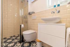 Design-Ferienhaus mit Sauna, Kamin & Wasserblick – Die vollständige Adresse der Immobilie erhältst du vom Anbieter., 23570 Travemünde, Lübeck – Vorschaubild 12