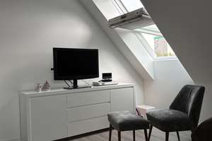 Charmantes Apartment im Dachgeschoss in Berlin-Heinersdorf – Romain-Rolland-Str. 69, 10389 Heinersdorf, Berlin – Vorschaubild 2