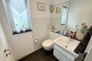 Stadt und Natur - Modernes Wohnen mit Einliegerwohnung in Frechen-Königsdorf – Rhein-Erft-Kreis – Vorschaubild 9