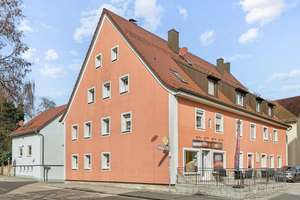 Top-Gelegenheit: Vollvermietetes Mehrfamilienhaus mit Gewerbeeinheit in Beratzhausen – Die vollständige Adresse der Immobilie erhältst du vom Anbieter., 93176 Beratzhausen – Vorschaubild 1