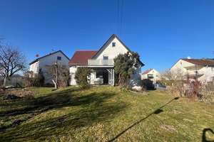 Freistehendes Einfamilienhaus auf großem Grundstück mit viel Potenzial – Die vollständige Adresse der Immobilie erhältst du vom Anbieter., 89233 Neu-Ulm – Vorschaubild 3