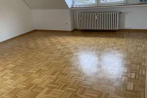 Freundliche und helle Dachgeschosswohnung mit fünf Zimmern in Essen-Schönebeck – Die vollständige Adresse der Immobilie erhältst du vom Anbieter., 45359 Schönebeck, Essen – Vorschaubild 2