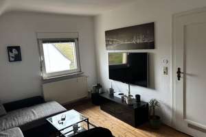 Für 1 Person: Gemütliche, klimatisierte Dachgeschosswohnung, befristet: 1-4 Jahre