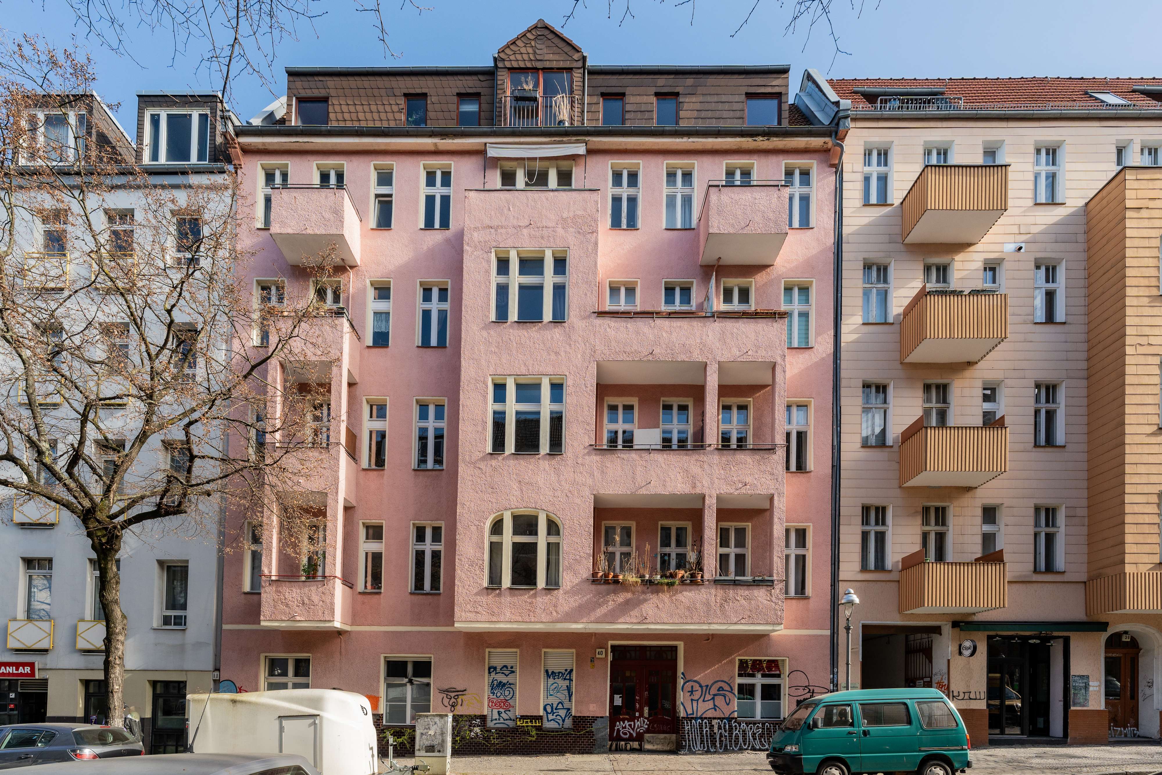 Eine Wohnung voller Potenzial: 4-Zimmer-Wohnung im Herzen von Neukölln, Berlin – Bild 1