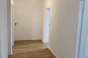 Sofortbezug: Große Dachgeschosswohnung mit sonnigem Süd-West-Balkon und Terrasse - provisionsfrei – Straße 9, Hausnummer 34, 12309 Lichtenrade, Berlin – Vorschaubild 3