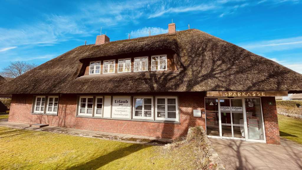 Immobilie in Nieblum - Renditeobjekt im Herzen von Nieblum! Wohn- und Geschäftshaus mit Gewerbeeinheit und 3 Wohnungen! - Bild 1