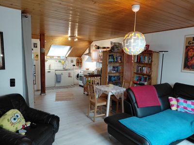 Gepflegte 2-Zimmer-DG-Wohnung mit EBK in Kleinwallstadt