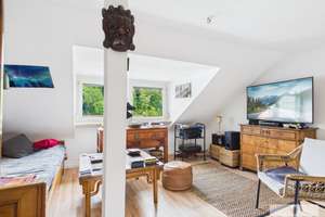 "Sanierter Altbau" - Gemütliche DG-Wohnung in schöner Lage von St. Arnual – Die vollständige Adresse der Immobilie erhältst du vom Anbieter., 66119 St. Arnual, Saarbrücken – Vorschaubild 2