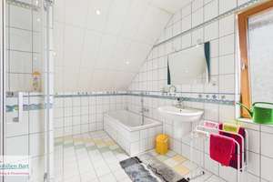 ORSCHOLZ: WOHNHAUS MIT 4 SCHLAFZ., DOPPELGARAGE, GARTEN IN TOP WOHNLAGE! – Die vollständige Adresse der Immobilie erhältst du vom Anbieter., 66693 Mettlach – Vorschaubild 9