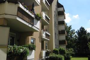3 Zimmer Wohnung im 1. OG mit Balkon