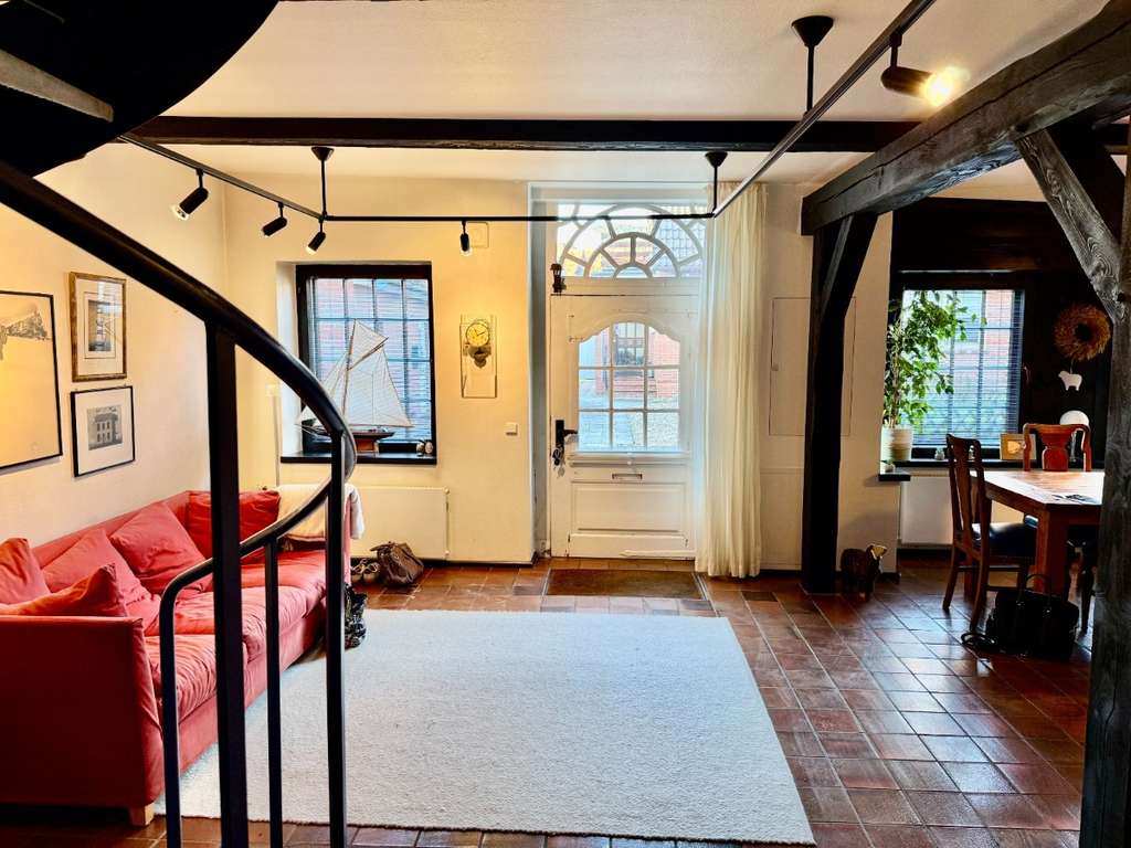 Immobilie in Otterndorf - Einzigartiges Altstadt-Ensemble mit großzügiger Wohnfläche - Bild 2