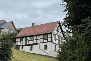 Von Privat: Geräumiges, preiswertes Einfamilienhaus im Kreis Sontra (Blankenbach)