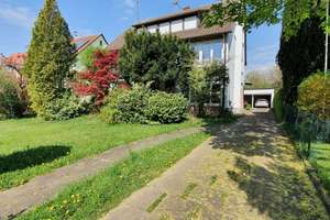 Stilvolle, gepflegte 3-Zimmer-Wohnung mit Balkon und EBK in Stuttgart