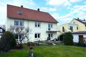 Ober-Mörlen: Charmantes Zweifamilienhaus mit traumhaftem Garten – Wetteraukreis – Vorschaubild 1