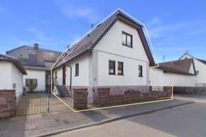 Großzügige Immobilie mit viel Raum für Ideen in Daxlanden – Die vollständige Adresse der Immobilie erhältst du vom Anbieter., 76189 Daxlanden, Karlsruhe – Vorschaubild 11