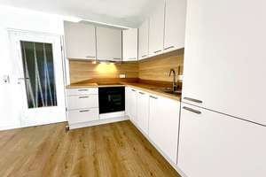 Modernisierte 2-Zimmer Wohnung mit Balkon und neuer Einbauküche, 1. OG in Frankfurt-Niederrad – Die vollständige Adresse der Immobilie erhältst du vom Anbieter., 60528 Niederrad, Frankfurt am Main – Vorschaubild 3