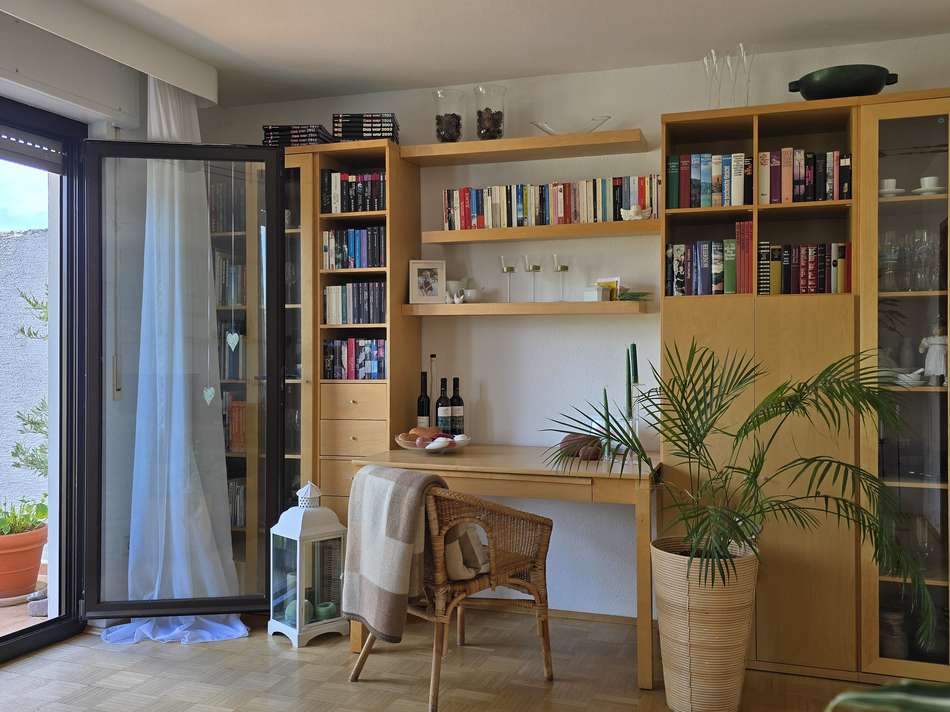 Wohnzimmer mit Zugang Dacht...