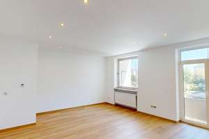 Großzügige helle 2 Zimmer mit großem Wohnzimmer – Die vollständige Adresse der Immobilie erhältst du vom Anbieter., 40225 Bilk, Düsseldorf – Vorschaubild 1