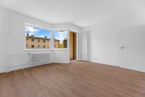 3 Zimmer plus Balkon: Modernes Wohngefühl in der Eiswaldtstraße