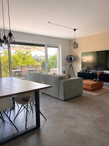 Terrassenwohnung mit eigenem Garten & Festungsblick | 107 m² | Höchberg b. Würzburg