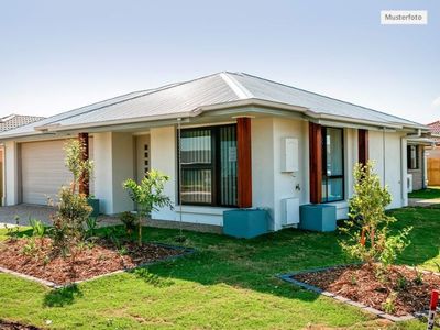 Provi frei Einfamilienhaus mit Terrasse und Garage -