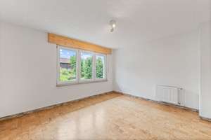 Teilmodernisiertes Zweifamilienhaus mit Terrasse, Garten, Doppelgarage und Ausbaupotenzial – Die vollständige Adresse der Immobilie erhältst du vom Anbieter., 79802 Dettighofen – Vorschaubild 10