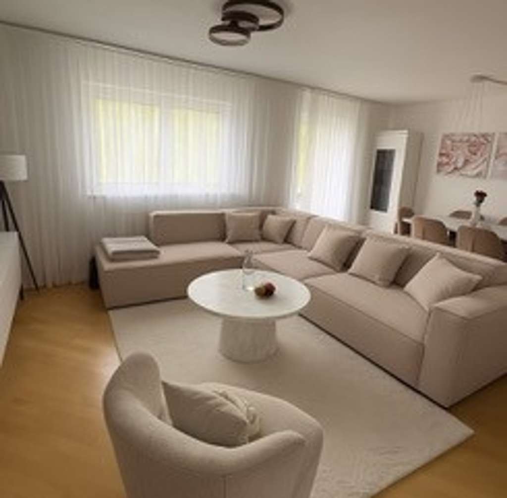 Immobilie in Gäufelden - Großzügige, helle 3,5-Zi.-Wohnung mit großem Balkon und Einbauküche - Bild 0