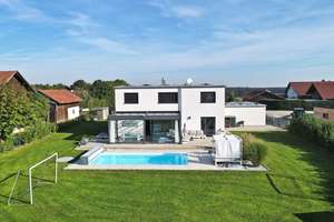 Ihr Wohlfühl-Zuhause: Stilvolles, modernes Einfamilienhaus mit Weitblick und Traumgarten – Die vollständige Adresse der Immobilie erhältst du vom Anbieter., 84166 Adlkofen – Vorschaubild 2