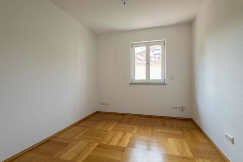 Immobilie in Stephanskirchen - Attraktive Dachgeschoß Maisonette - Wohnung in begehrter Lage von Stephanskirchen - Bild 11