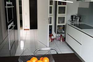 VOLLMÖBLIERTE Bungalow-Hälfte mit Garten in ruhiger Waldrandlage - optional +238m2 für Büro/Praxis – Graf-Stauffenberg-Ring 36, 38444 Detmerode, Wolfsburg – Vorschaubild 4