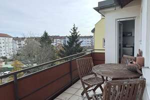 Helle 2-ZKB im 4. OG in Mannheim-Rheinau nähe Karlsplatz – Stengelhofstr. 32, 68219 Rheinau, Mannheim – Vorschaubild 1