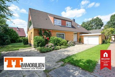 TT: Hübsche sonnige Oberwohnung mit großem Balkon in ruhiger Lage in Sande!