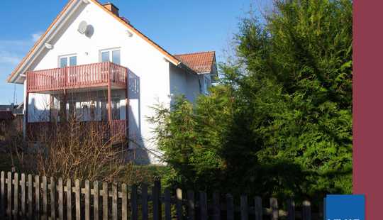 Bild von Großes Familienhaus (1-3 WE möglich) mit viel Platz und Komfort. 2 Garagen, 3 Carport-Stellplätze.