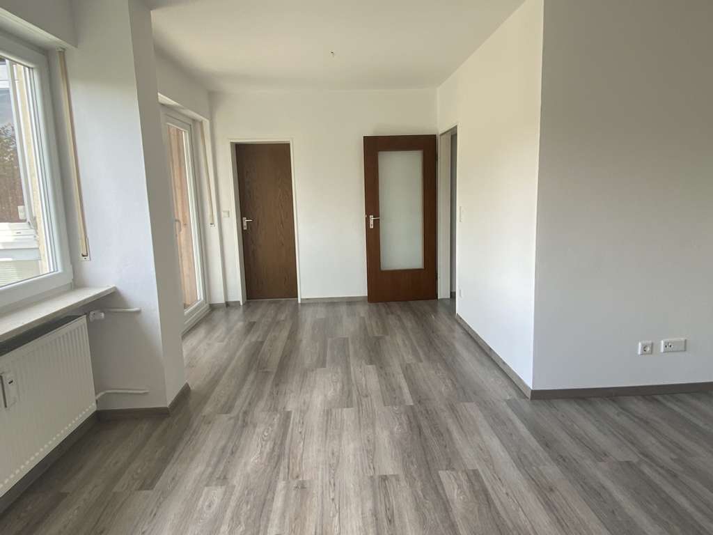 Immobilie in Trostberg - Renovierte großzügige 3 Zi ETW ruhig, Loggia - Bild 0