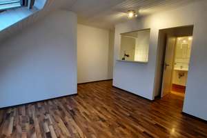 Schönes, helles 1-Zimmer-Apartment im Dachgeschoss – Erzberger Str. 90, 41061 Hardterbroich-Pesch, Mönchengladbach – Vorschaubild 4