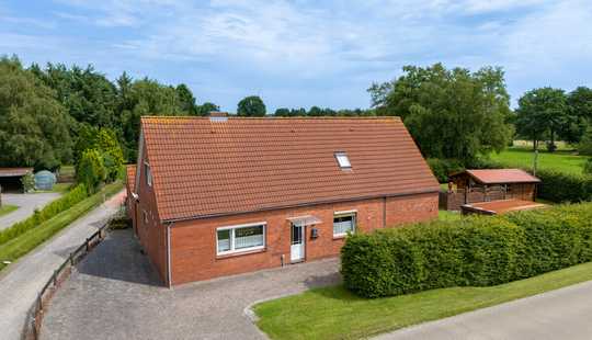 Bild von Großzügiges Wohnhaus in zentraler Lage von Moordorf