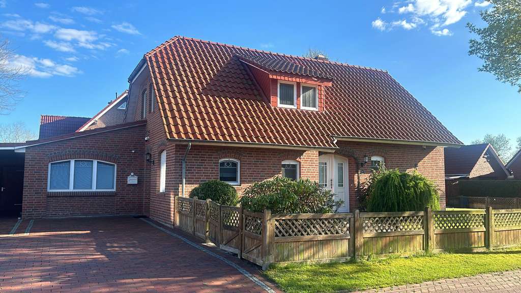 Charmantes Einfamilienhaus mit großem Garten und Carport in Aurich/Sandhorst