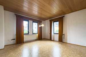 Stadtvilla mit 2 Wohneinheiten mit Garten, 3 Garagen und viel Potential – Ostalbkreis – Vorschaubild 7