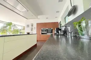 Aussergewöhnliche  Architektenvilla im Bauhausstil mit Pool inkl. Einliegerwohnung ! – Aichach-Friedberg (Kreis) – Vorschaubild 24
