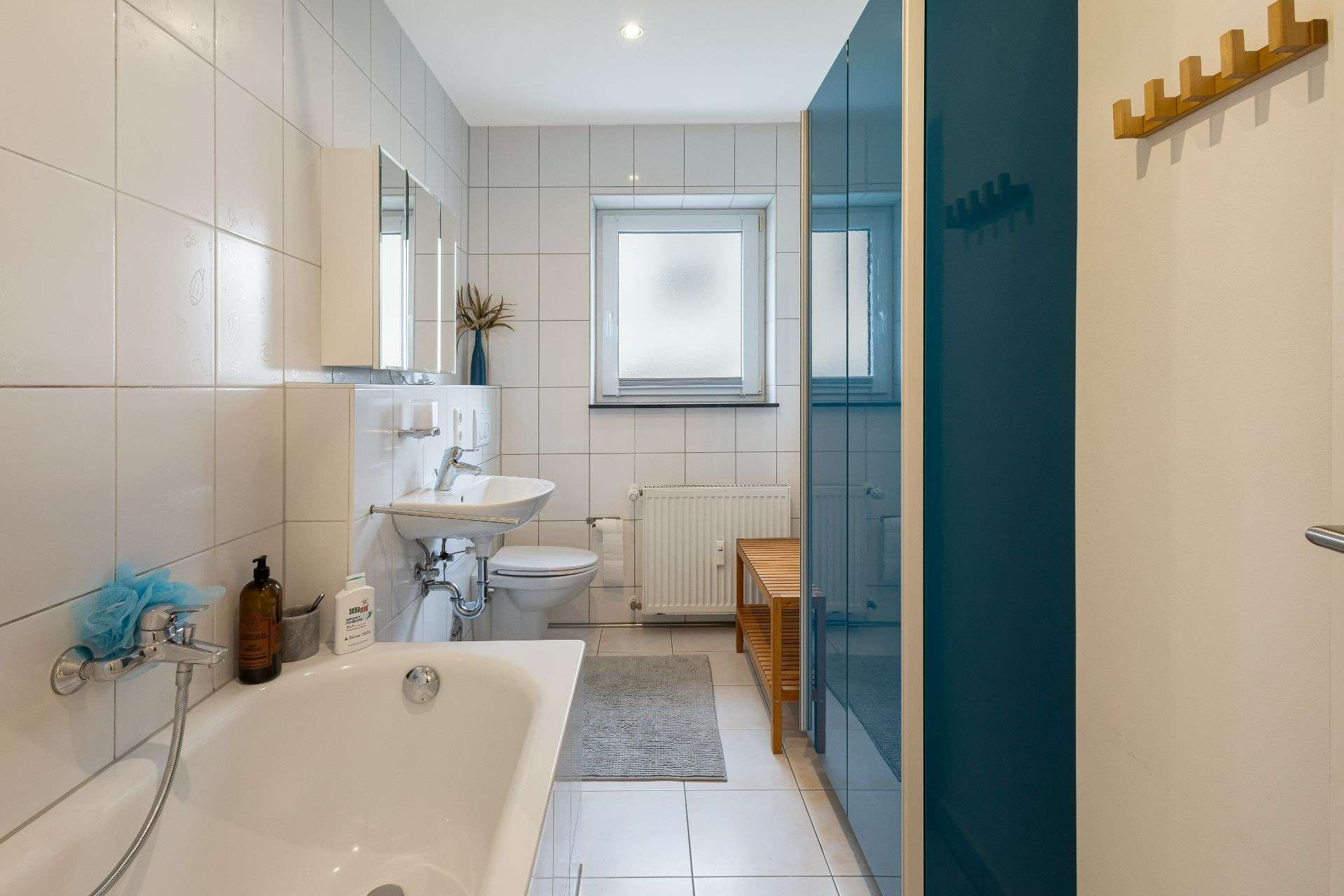 Immobilie in Schwalbach - Wohnen und Investieren: Saniertes Mehrfamilienhaus in attraktiver Feldrandlage in Schwalbach/Ts. - Bild 20